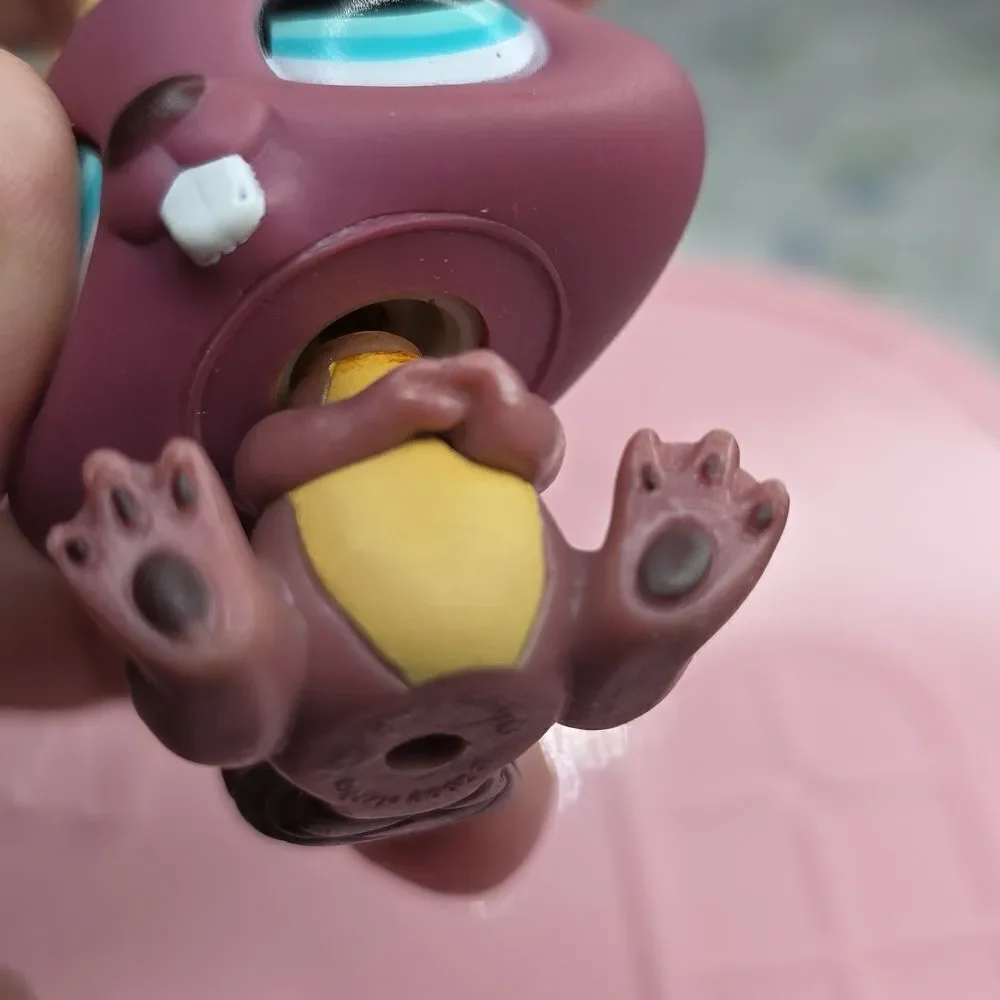 Hasbro Littlest Pet Shop #810 Beaver Deep Purple Maroon Blue Dot Eyes Toothy LPS